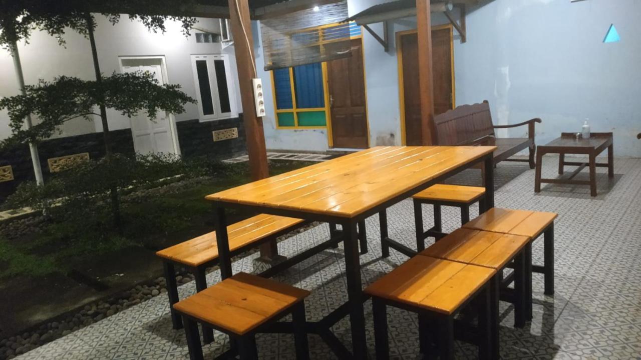 Genthong Homestay Magelang Exterior photo
