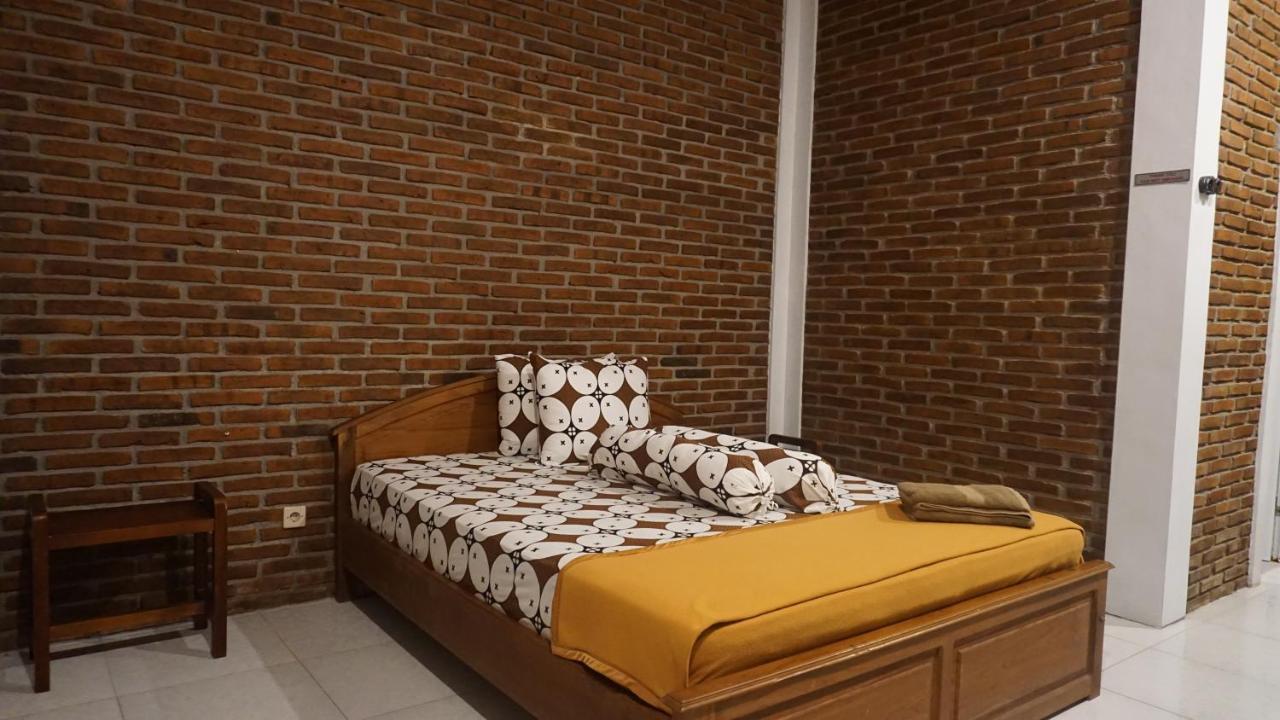 Genthong Homestay Magelang Exterior photo
