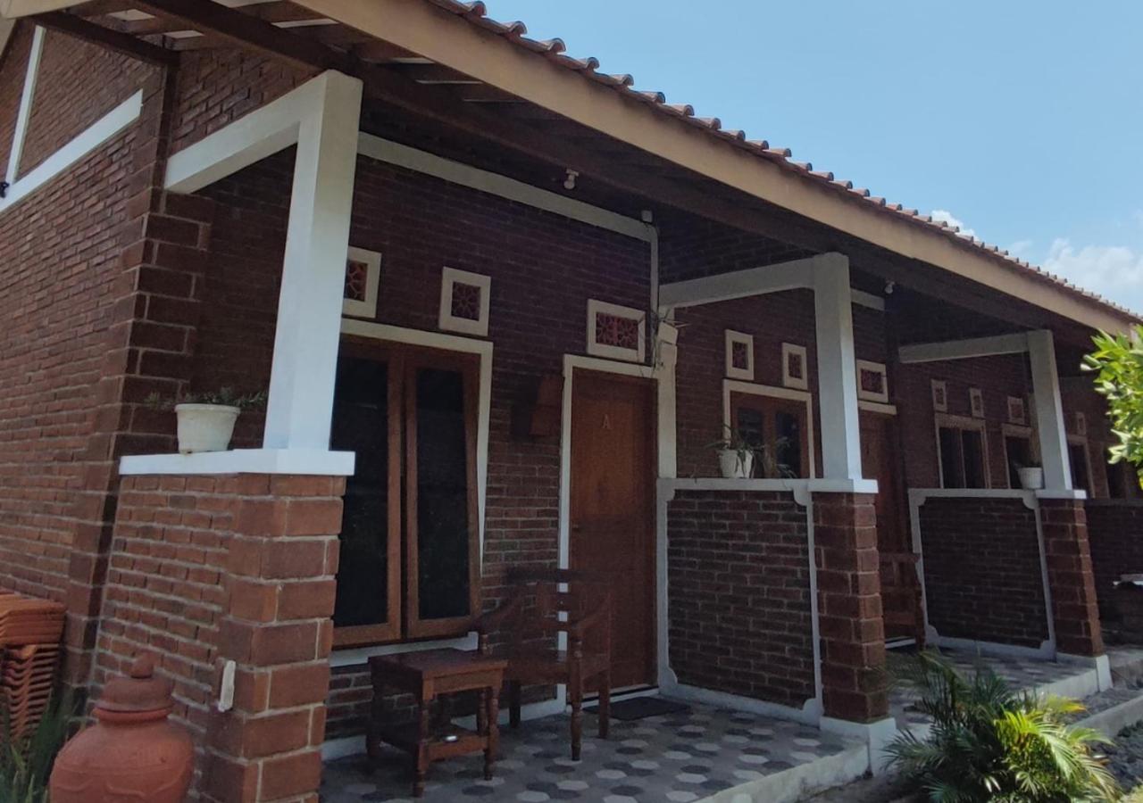 Genthong Homestay Magelang Exterior photo