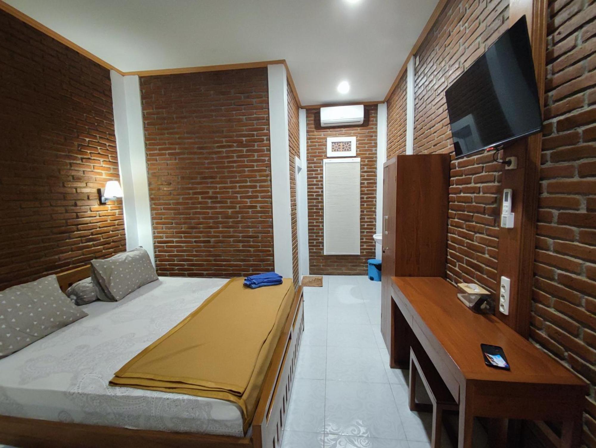 Genthong Homestay Magelang Exterior photo