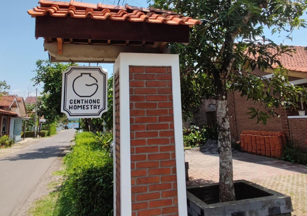 Genthong Homestay Magelang Exterior photo