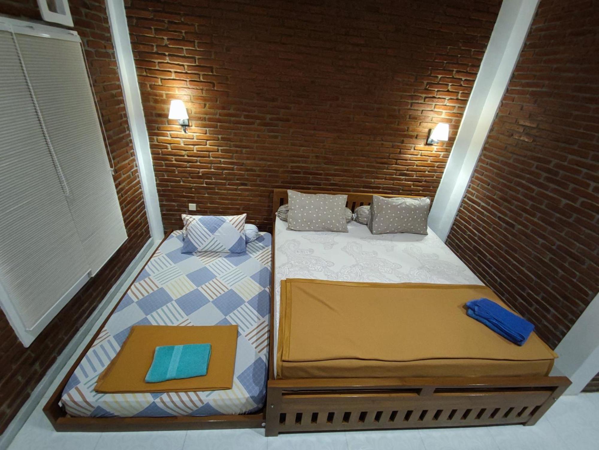 Genthong Homestay Magelang Exterior photo