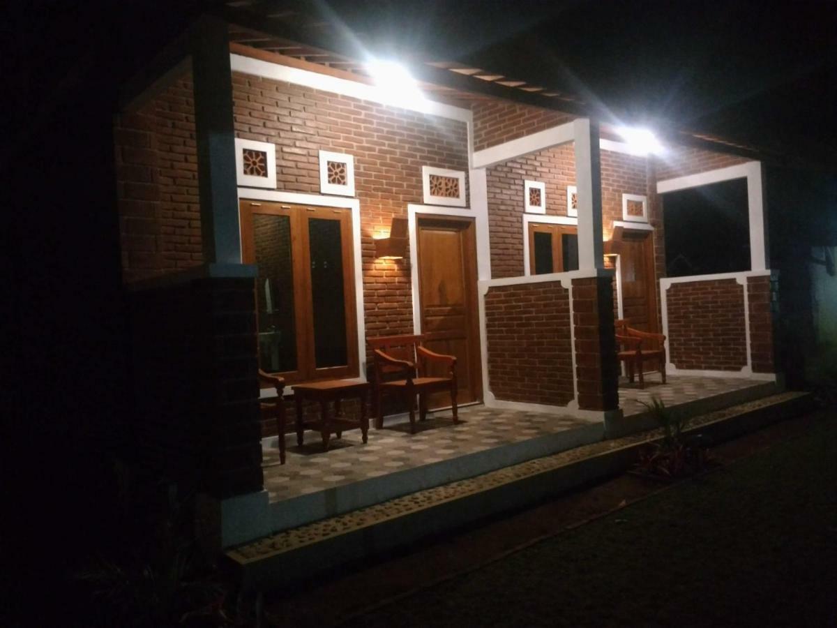Genthong Homestay Magelang Exterior photo