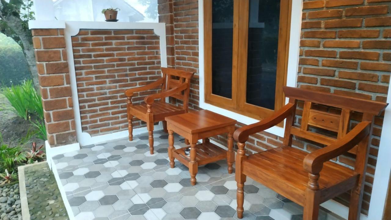 Genthong Homestay Magelang Exterior photo