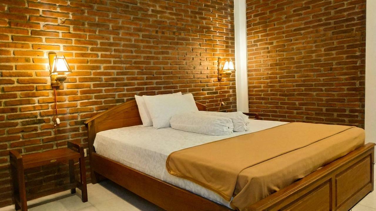 Genthong Homestay Magelang Exterior photo