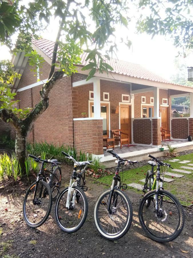 Genthong Homestay Magelang Exterior photo