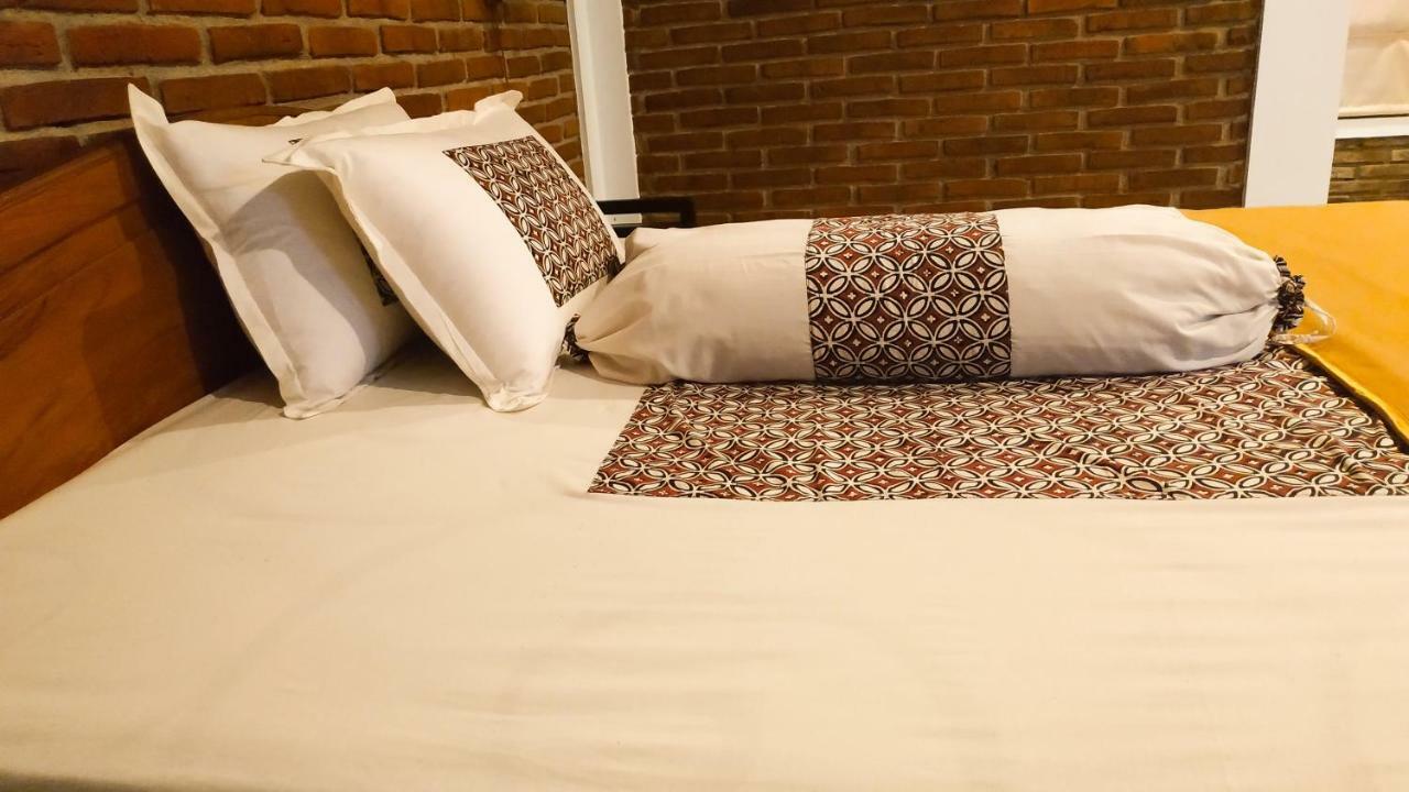Genthong Homestay Magelang Exterior photo