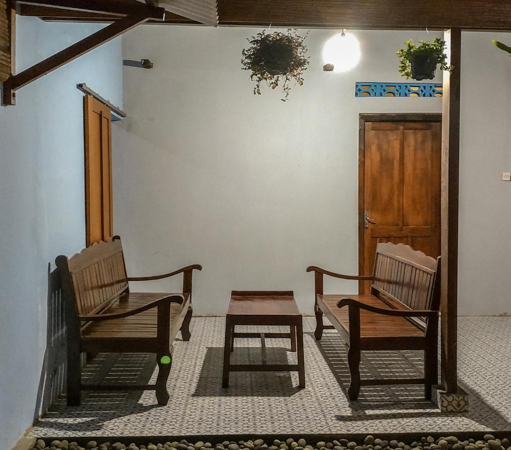 Genthong Homestay Magelang Exterior photo